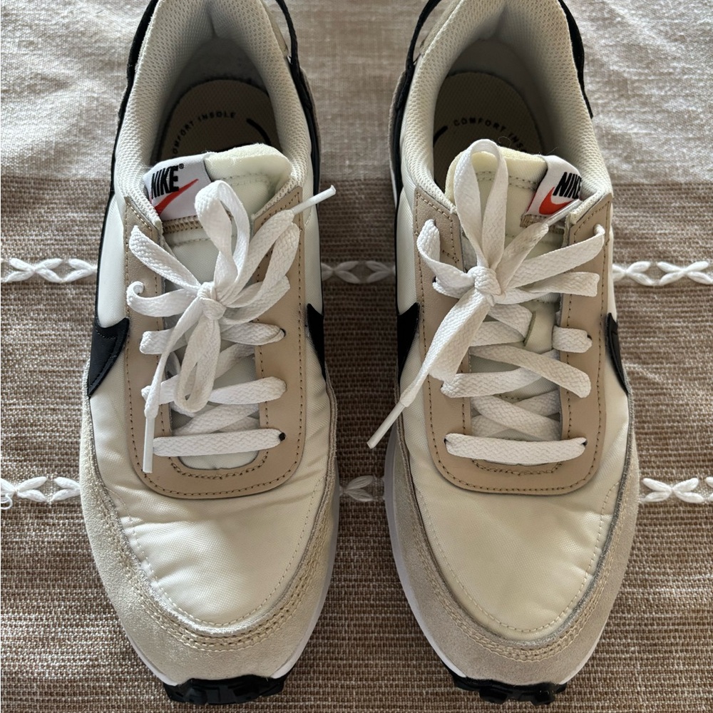 Nike waffle debut women’s 9 shoe